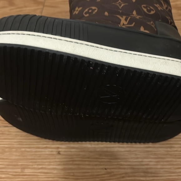 Brand new authentic Louis Vuitton monogram snow boots-RARE - Picture 4 of 8